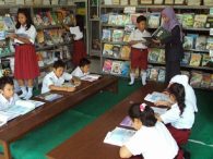 Upaya Guru Melaksanakan Literasi Sekolah