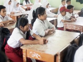 Ciri-ciri Pembelajaran Berorientasi Konstruktivisme